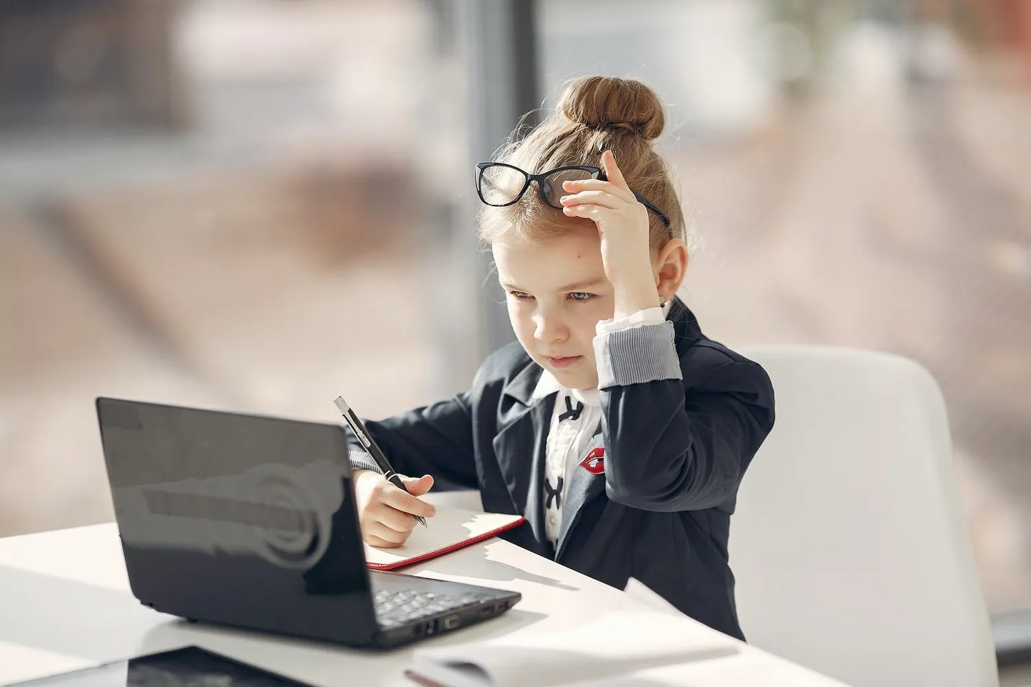 4 Things the Best Managers Do to Prepare for Performance Review Season