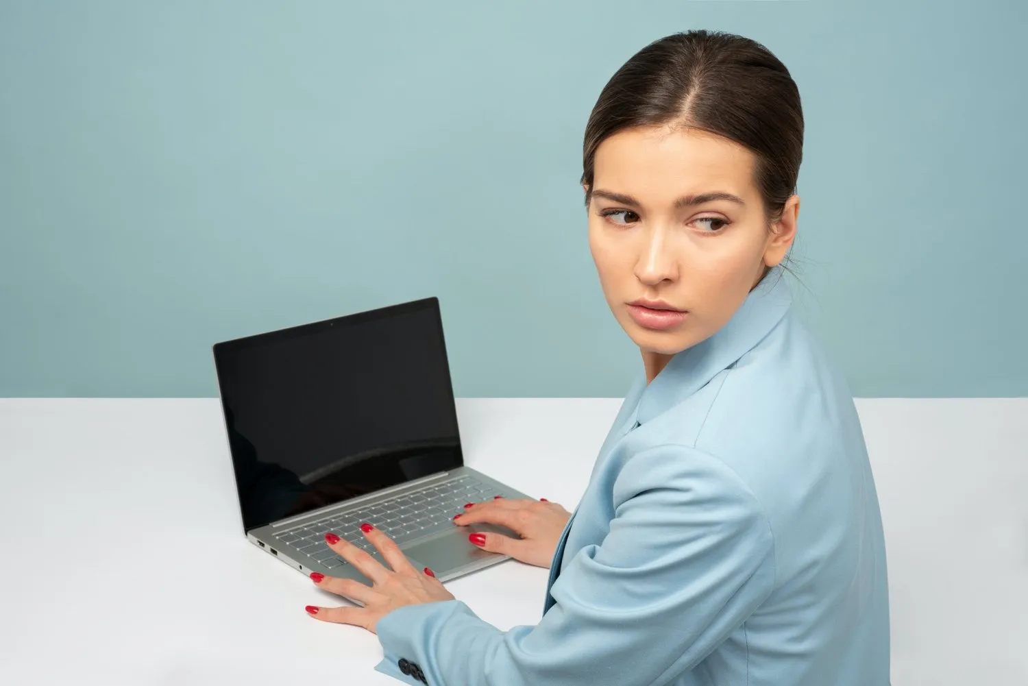 Giving Negative Feedback to Your Boss: 12 *Safe* Examples