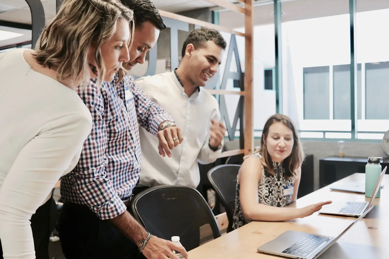 Time to Replace One-on-Ones With Group Meetings?